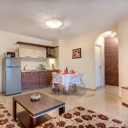 Esteban Vip Club Aparthotel