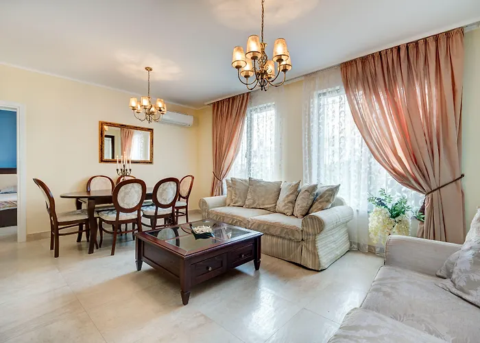 Esteban Vip Club 아파트호텔 4*