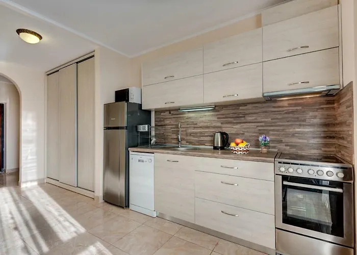 아파트호텔 Esteban Vip Club 네세부르