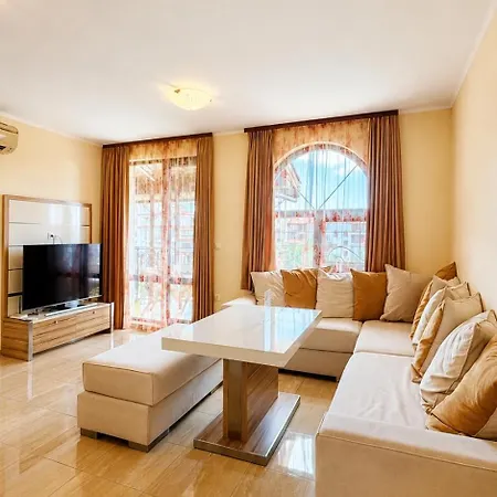 Esteban Vip Club Aparthotel