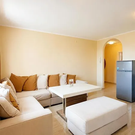 Aparthotel Esteban Vip Club