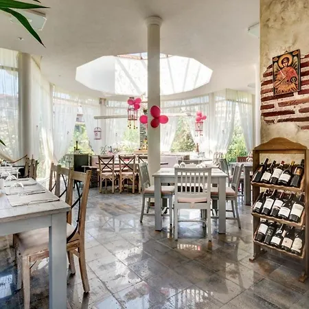 Esteban Vip Club 2* نيسيبار