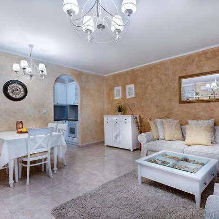 Lejlighedshotel Esteban Vip Club 4*