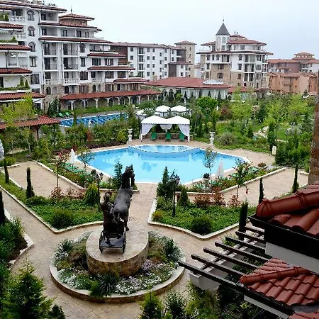 Esteban Vip Club نيسيبار
