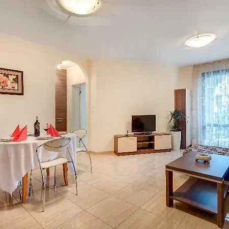 Aparthotel Esteban Vip Club 2*
