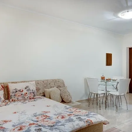 Esteban Vip Club 2* نيسيبار