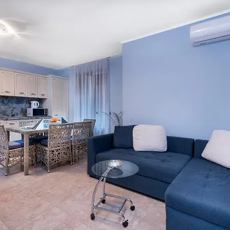 Esteban Vip Club نيسيبار
