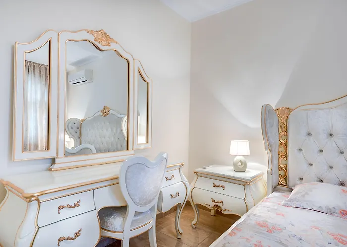 Aparthotel Esteban Vip Club 4*