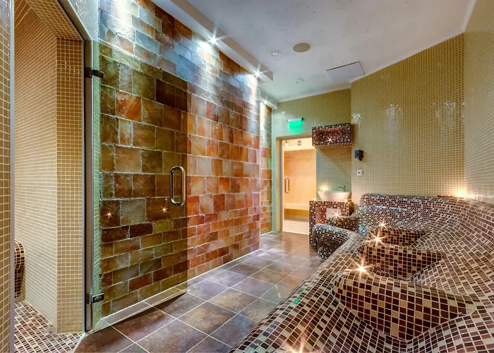 Aparthotel Esteban Vip Club 4*